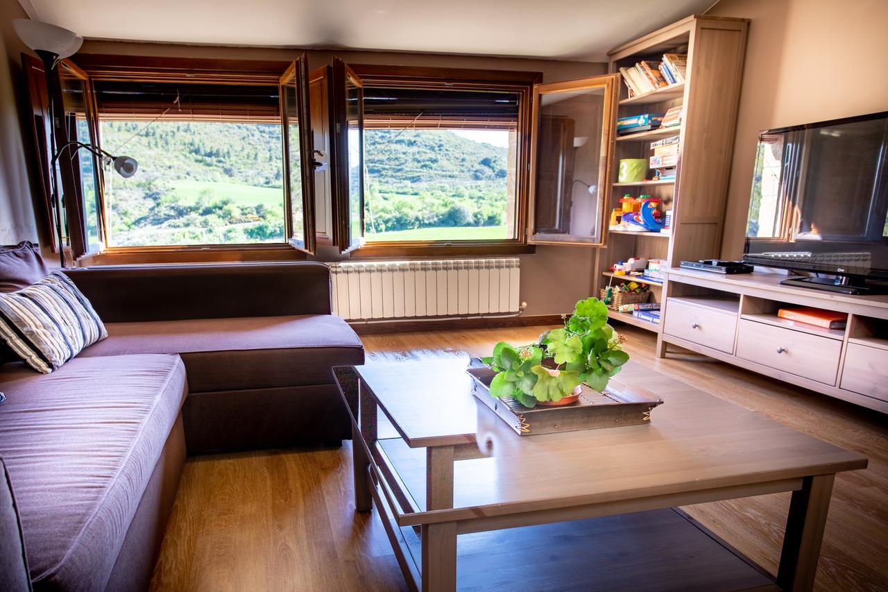 Apartamentos Turisticos Mallos De Huesca Ayerbe Exterior foto