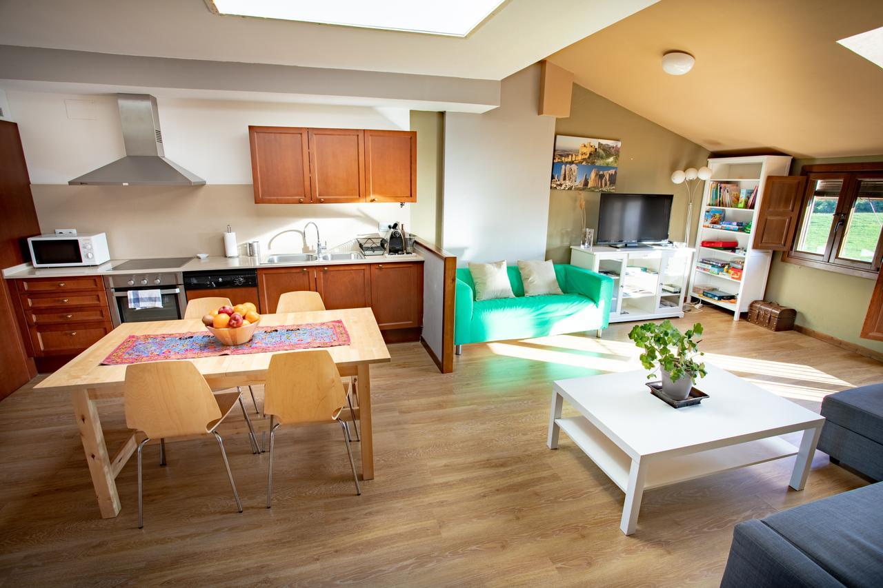 Apartamentos Turisticos Mallos De Huesca Ayerbe Exterior foto